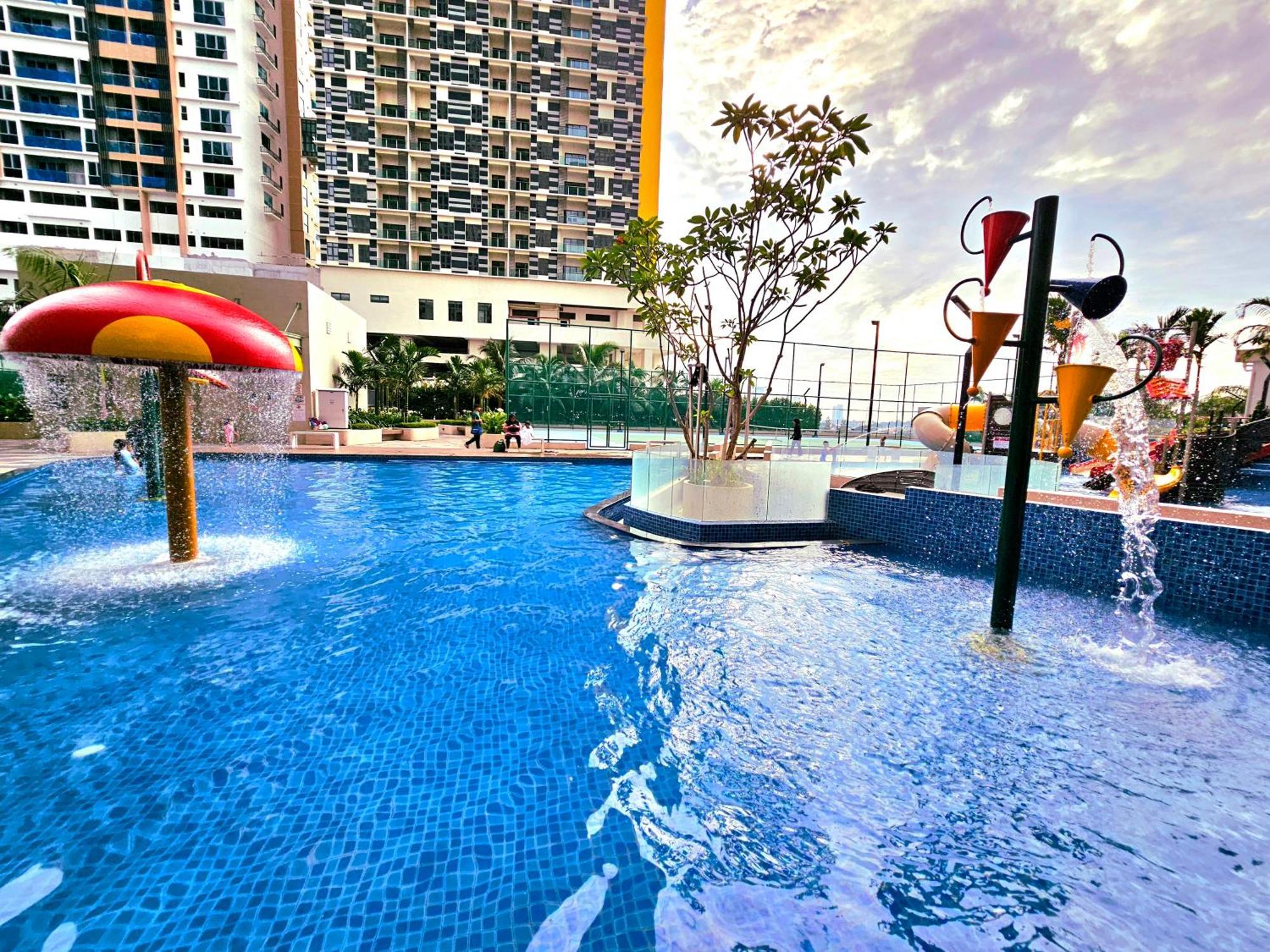 Bali Residence Waterpark Executive Suites Melaka By Ggm Exterior photo